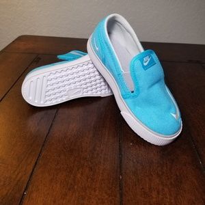 Nike Toki Slipon (NWOT)